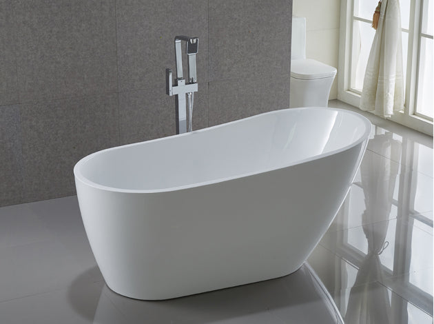 Bath- Free Standing 1500mm/1700mm in White. Oval Shape