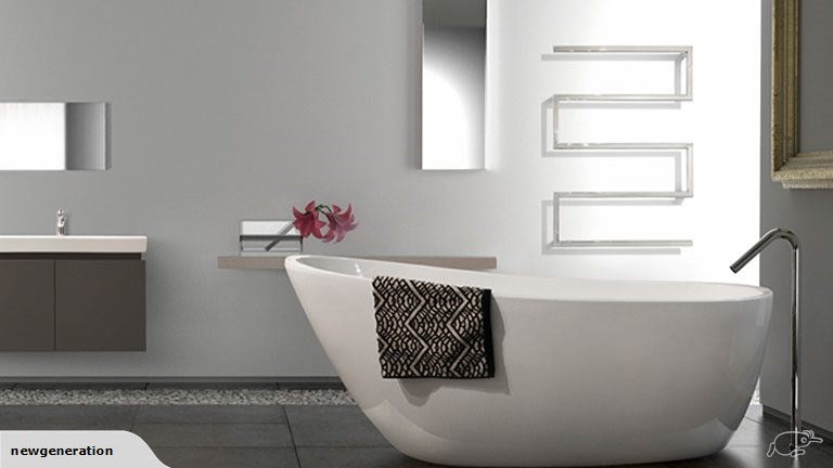 Bath- Free Standing 1500mm/1700mm in White. Oval Shape
